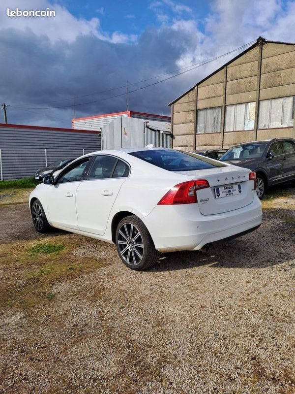 Volvo s60 d3 150ch r-design geartronic 2016 (image 6)