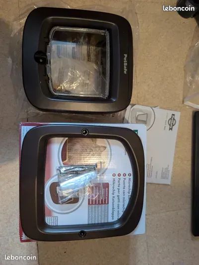PetSafe Chatière à Puce électronique (puce d'identification de votre félin) , accès sélectif, Installation Facile, Chats jusqu'à 7 kg Marron Fonctionne avec 4 piles AA (non incluses), il faut ut (image 1)