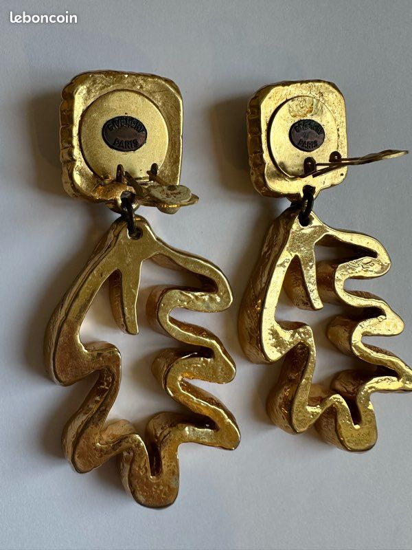 Boucles D'oreille Fantaisie GIVENCHY Clip Doré - Motif Paris - New York, Occasion Bon état