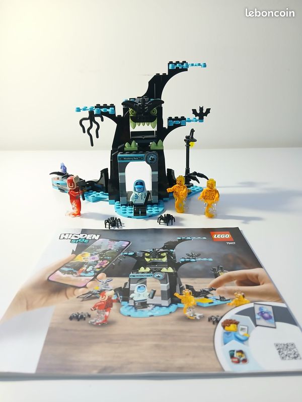 Lego Hidden side 70427 (image 1)