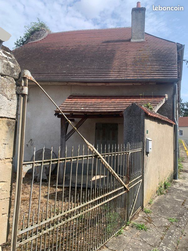 Maison 3 pièces 88 m² · à Graçay · 88 m² · 37 000 €