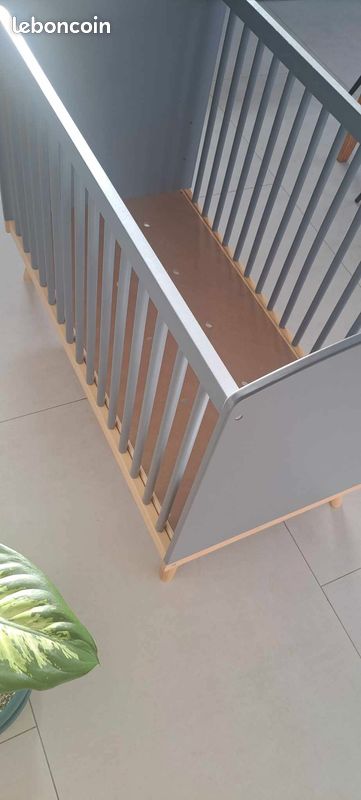 Lit bébé + Matelas (image 1)