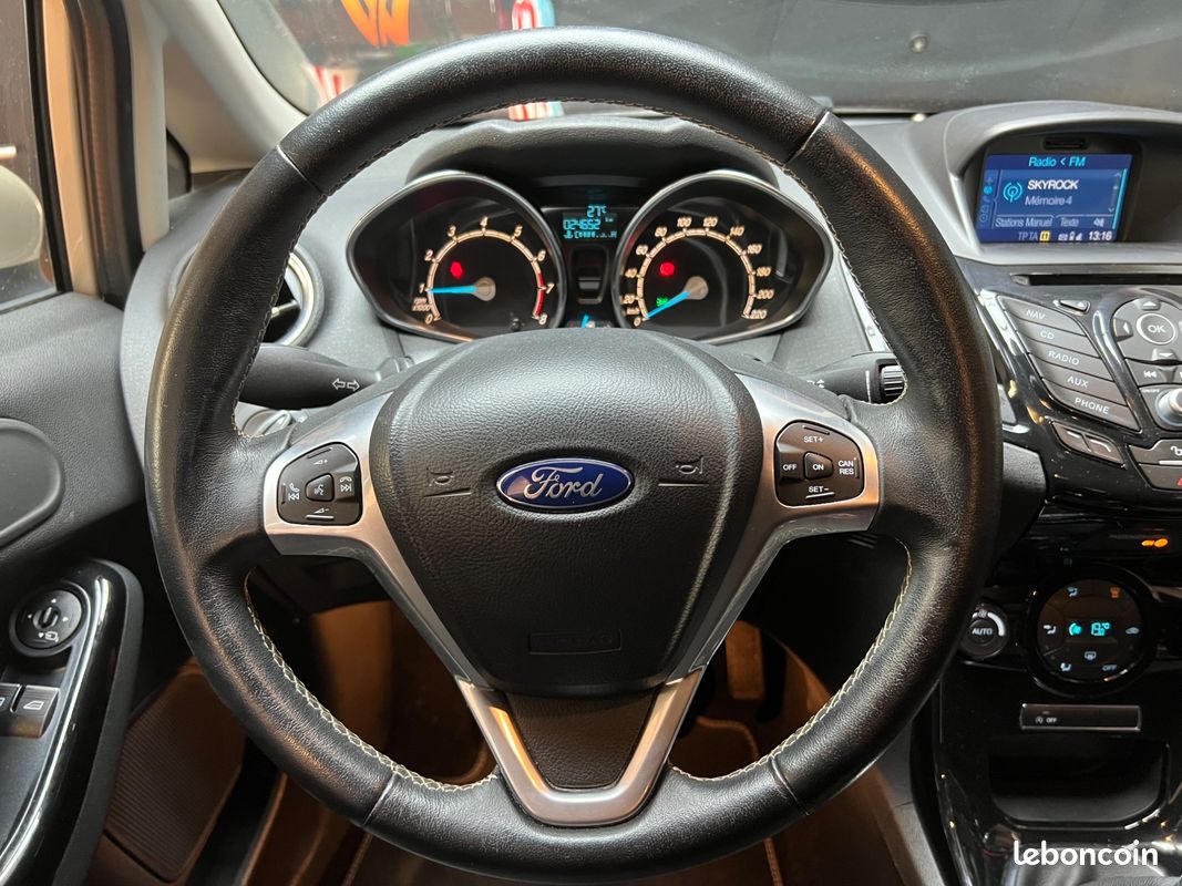 Ford fiesta 1.0 scti 100 titanium - gps - bluetooth - clim auto - suivi entretien - faible kilometrage (image 4)