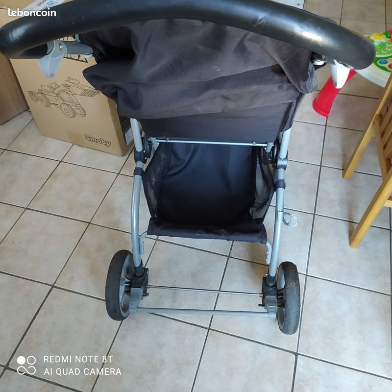 Vend poussette enfant (image 3)