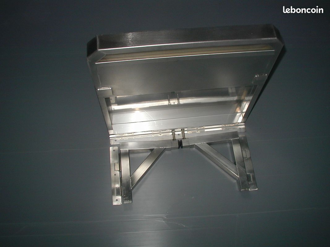 Table murale rabattable en inox (image 1)