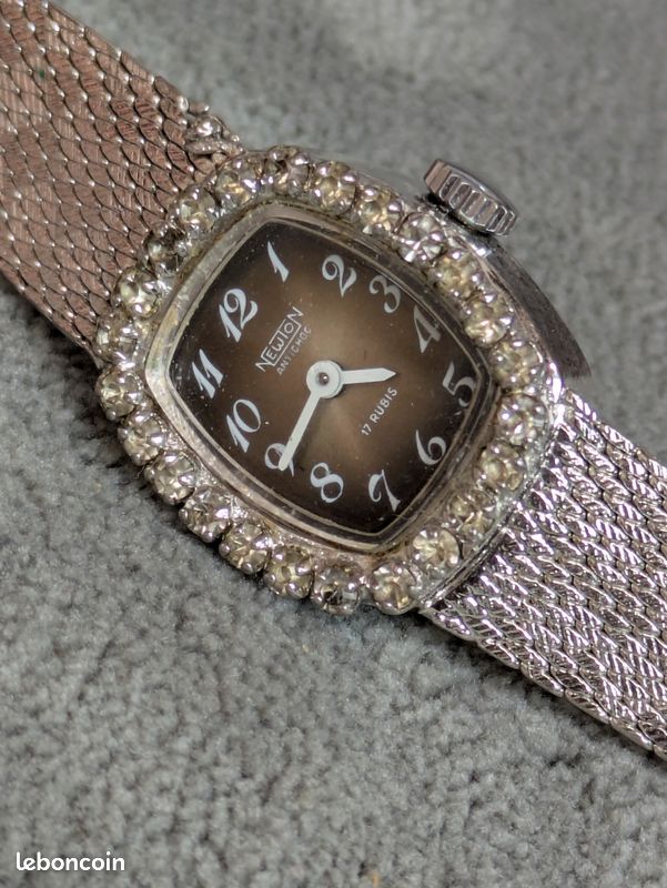 Montre Bracelet Mécanique Vintage – Sans Marque – Modèle REF06597J