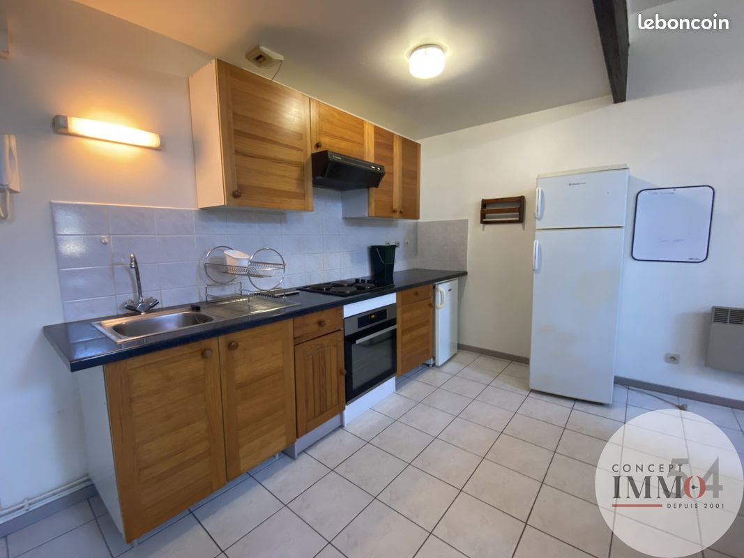 Appartement 2 pièces 75 m² · à Toul · 75 m² · 560 €
