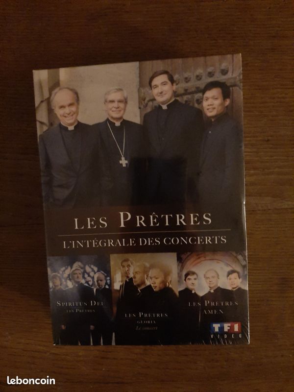 Les Prêtres concert (image 1)