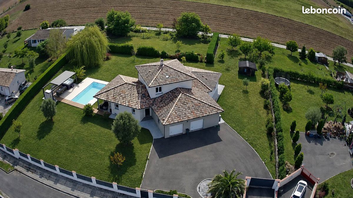 Maison 6 pièces 156 m² · à Saint-Nicolas-de-la-Grave · 156 m² · 365 000 €