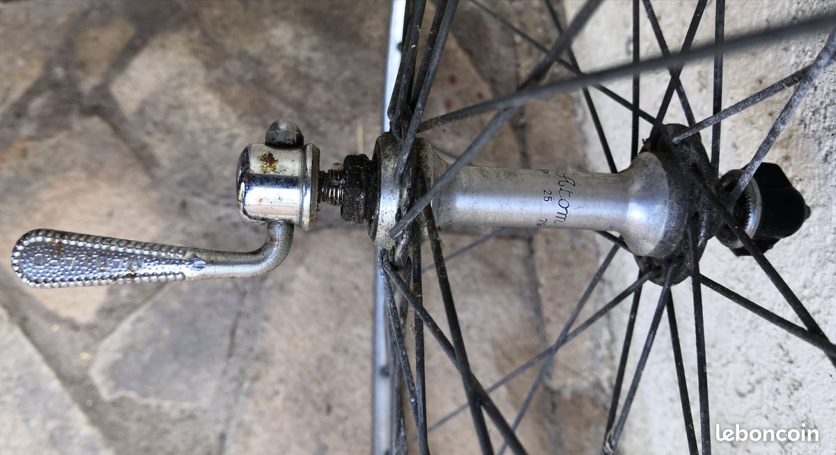 Paire De Serrage Rapide Pour Roue De Vélo Vintage - Maillard Spidel - Acier Argenté - France