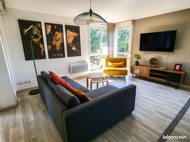 Appartement 3 pièces 84 m² · à Villeneuve-Tolosane · 84 m² · 810 €