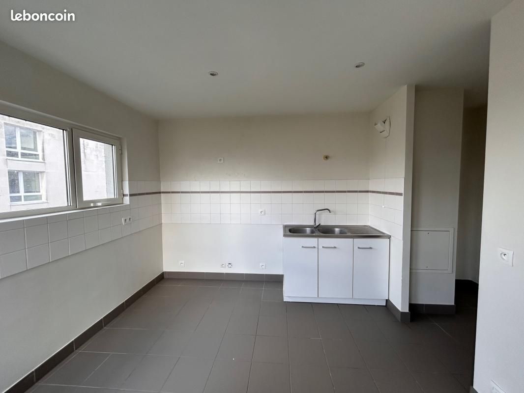 Appartement a louer saint-pierre-des-corps - 4 pièce(s) - 107 m2 - Surfyn