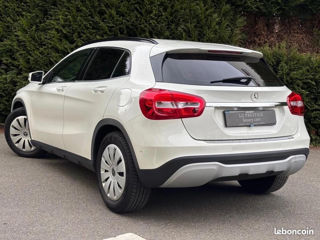 Mercedes Classe GLA 200 d 7-G DCT Sensation - START/STOP SIÈGES ...