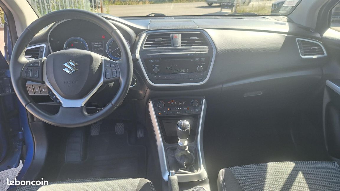 Suzuki SX4 S-Cross 1.6 DDiS 120 ch 4x4 Allgrip Pack (image 11)