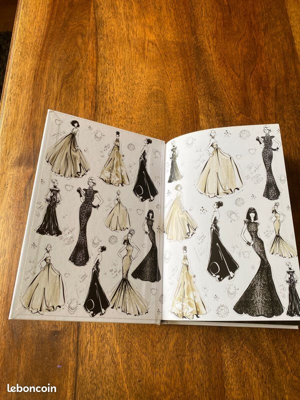 The Dress 100 Iconic Moments in FASHION - Livres