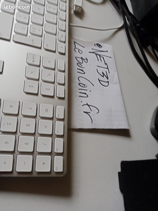 🛑 Clavier Apple mac A1243 QWERTY USB (avec hub) details sur demande ~ ~ a 🫴 💶 Rennes (35700) 🌱 ou 📦 Livraison 🚚 (image 1)