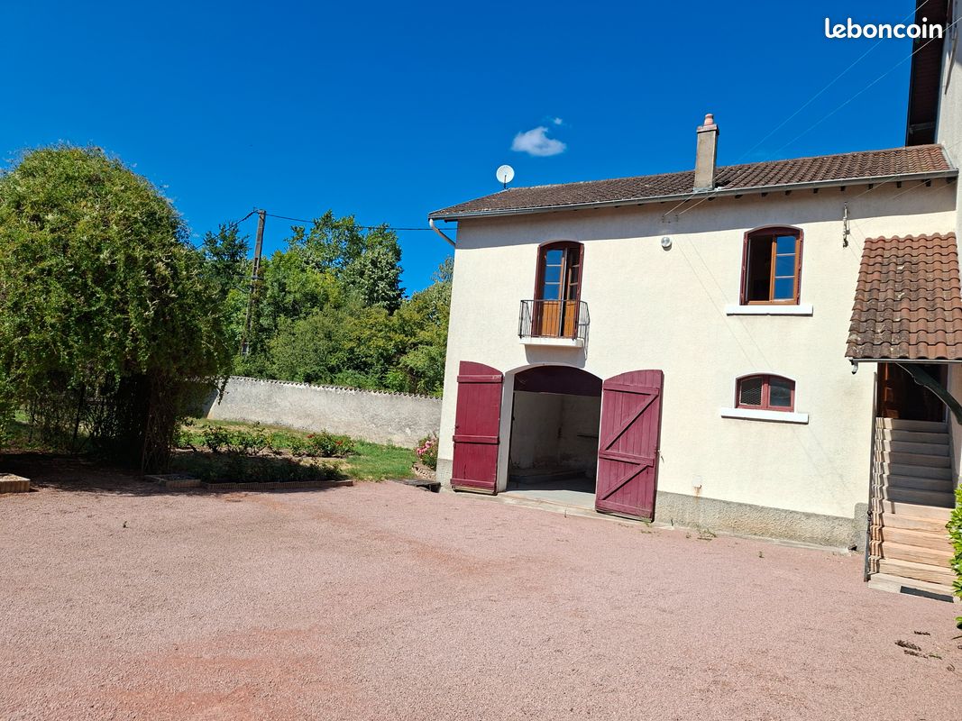 Maison 4 pièces 120 m² · à Régnié-Durette · 120 m² · 150 000 €
