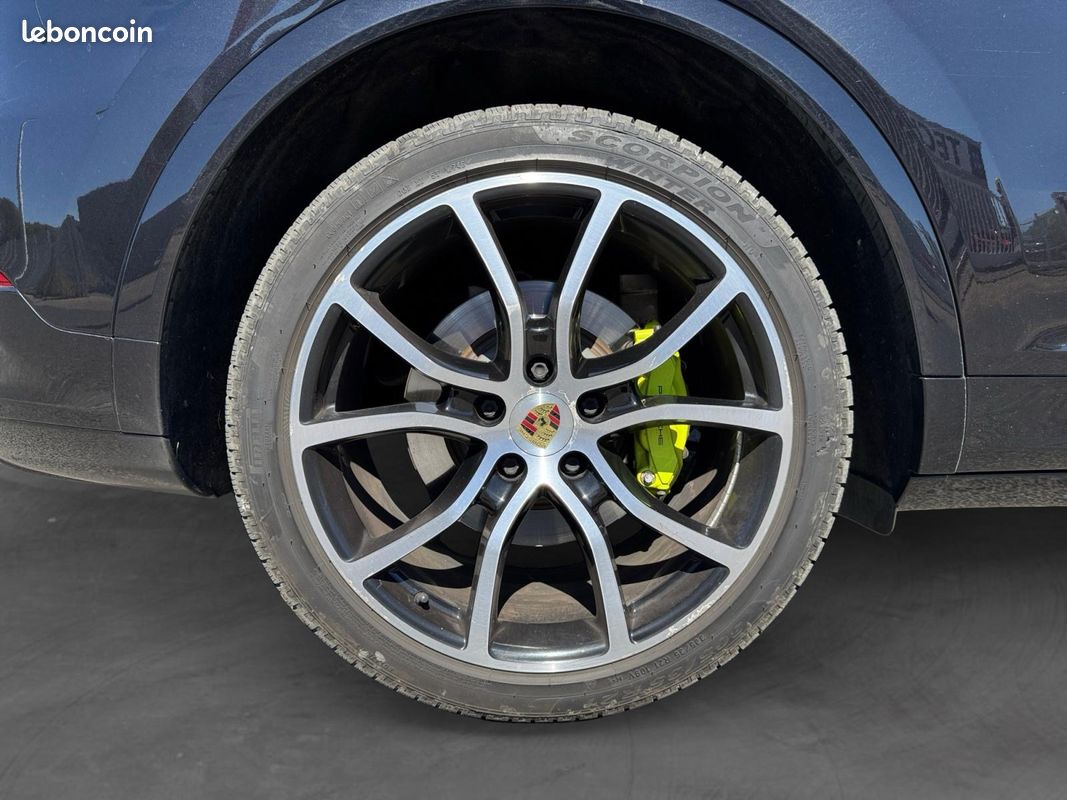 Porsche Cayenne 3.0 V6 E-Hybrid 462 attelage toit ouvrant suivi complet Porsche garantie 12 mois (image 19)