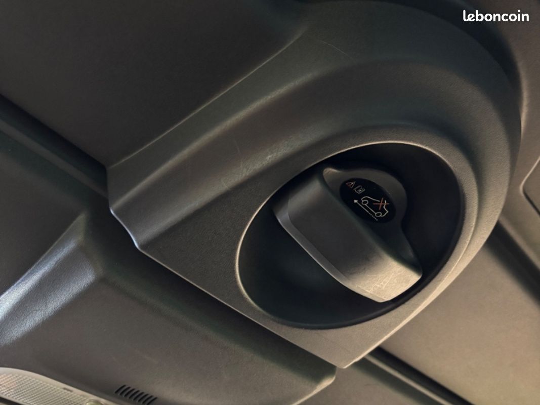 RENAULT WIND TCe 100 Collection-CLIMATISATION AUTO-BLUETOOTH (image 28)