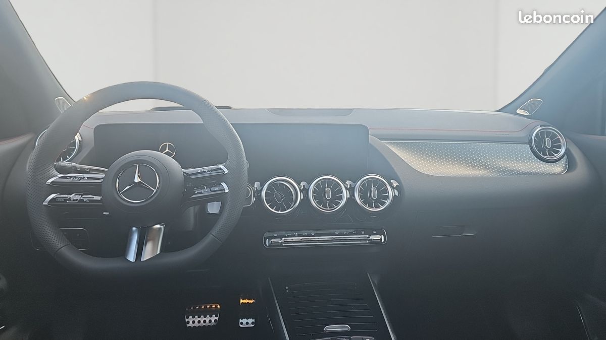 MERCEDES EQA 300 4Matic Business Edition Executive (image 9)