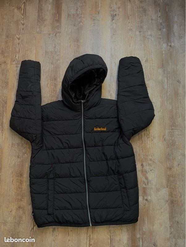 Doudoune à capuche timberland full zip en très bon état et chaud