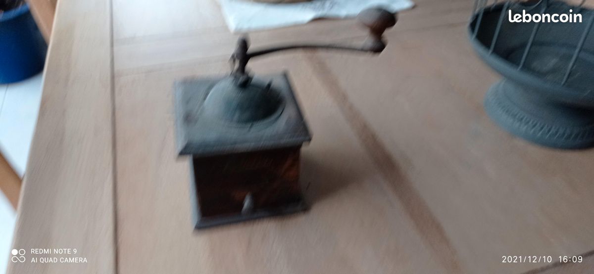 Ancien moulin à café (image 1)