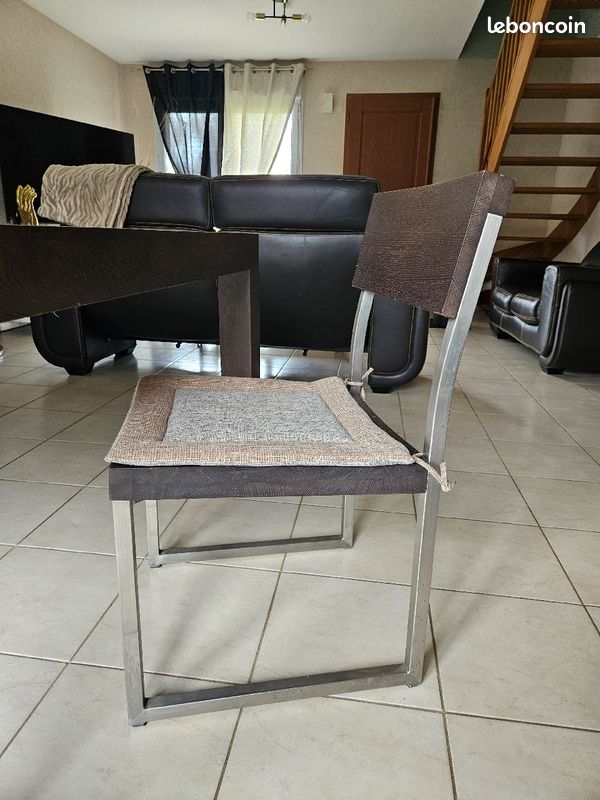 Vend table et chaise (image 1)