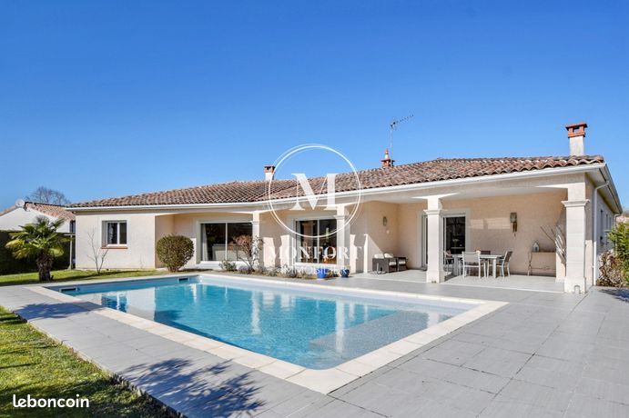 Villa 5 pièces 204 m²