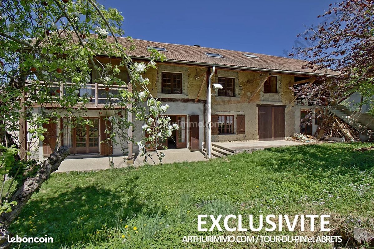 Maison 6 pièces 177 m² · à Montferrat · 177 m² · 295 000 €