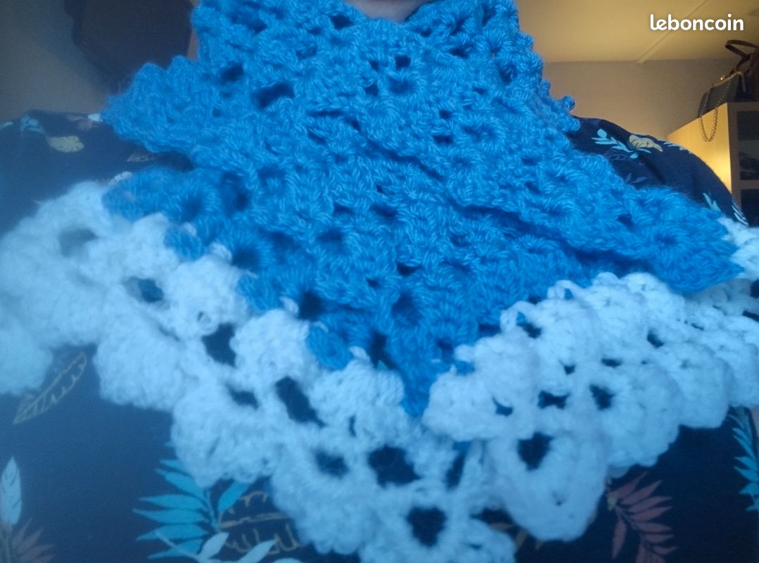 Vendre un foulard 3Д (image 1)