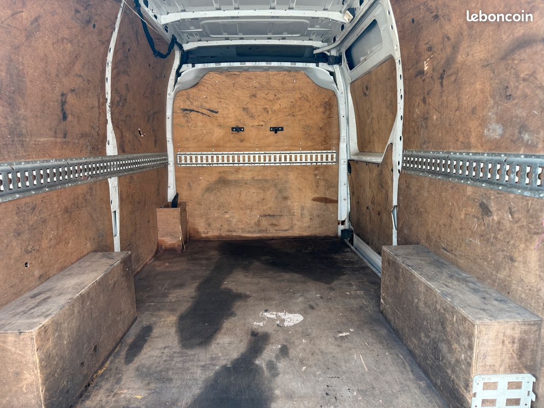 RENAULT Master Fg F3300 L1H2 2.3 dCi 125ch Confort (image 3)