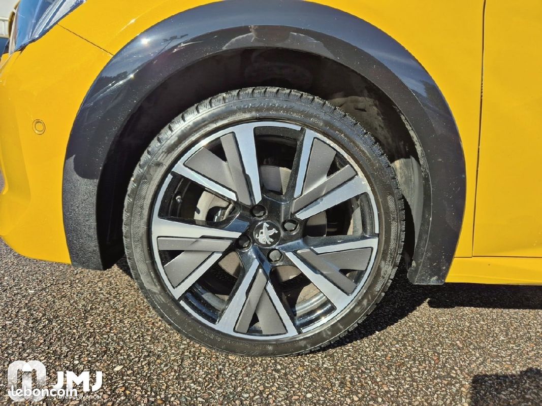 PEUGEOT 208 PureTech 100 S&S BVM6 GT (image 7)