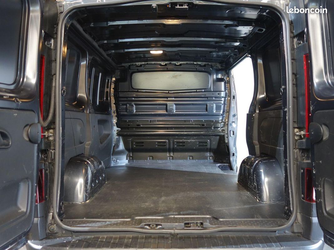 RENAULT TRAFIC L1H1 2.0 DCi 170 CH EDC CONFORT (image 16)