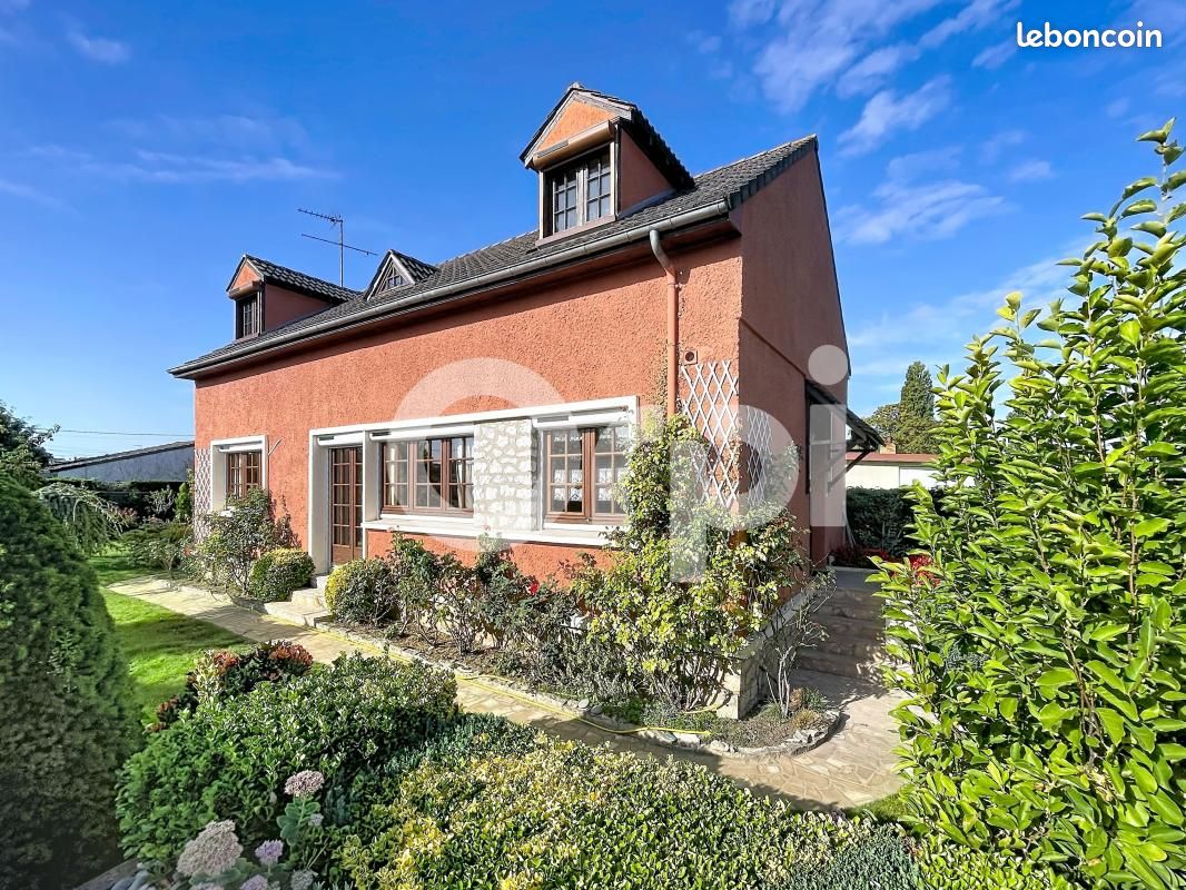 Maison 6 pièces 137 m² · à Cannes-Écluse · 137 m² · 240 000 €