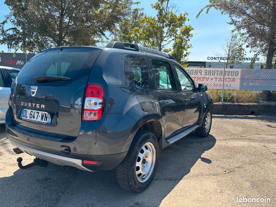 DACIA Phase 2 SUV 1.5 dCi FAP 4x4 110 cv (image 2)