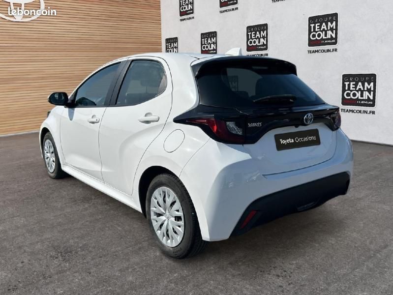 Toyota Yaris 116h Dynamic Business 5p + Programme Beyond Zero Academy MY22 (image 3)