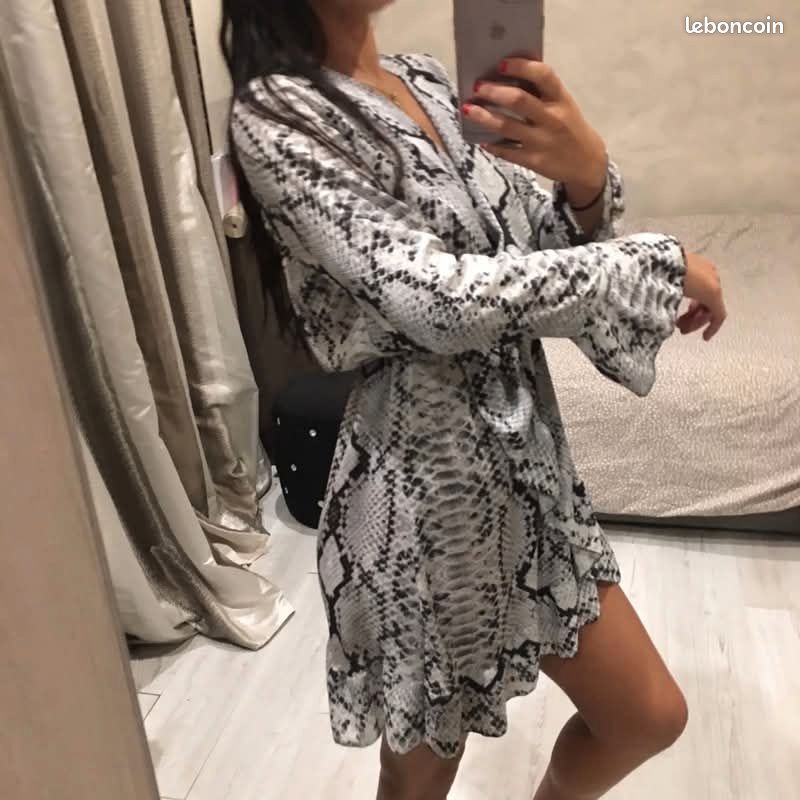 Robe (image 2)