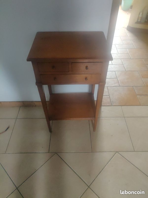 Table de nuit (image 1)