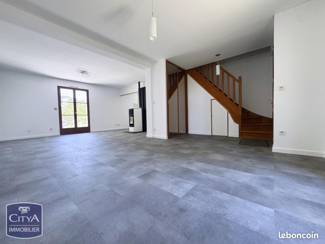 Maison 7 pièces 163 m² · à Orcemont · 163 m² · 398 000 €