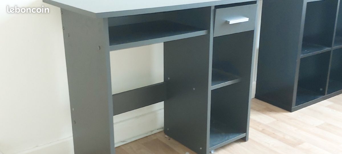 Bureau (image 2)
