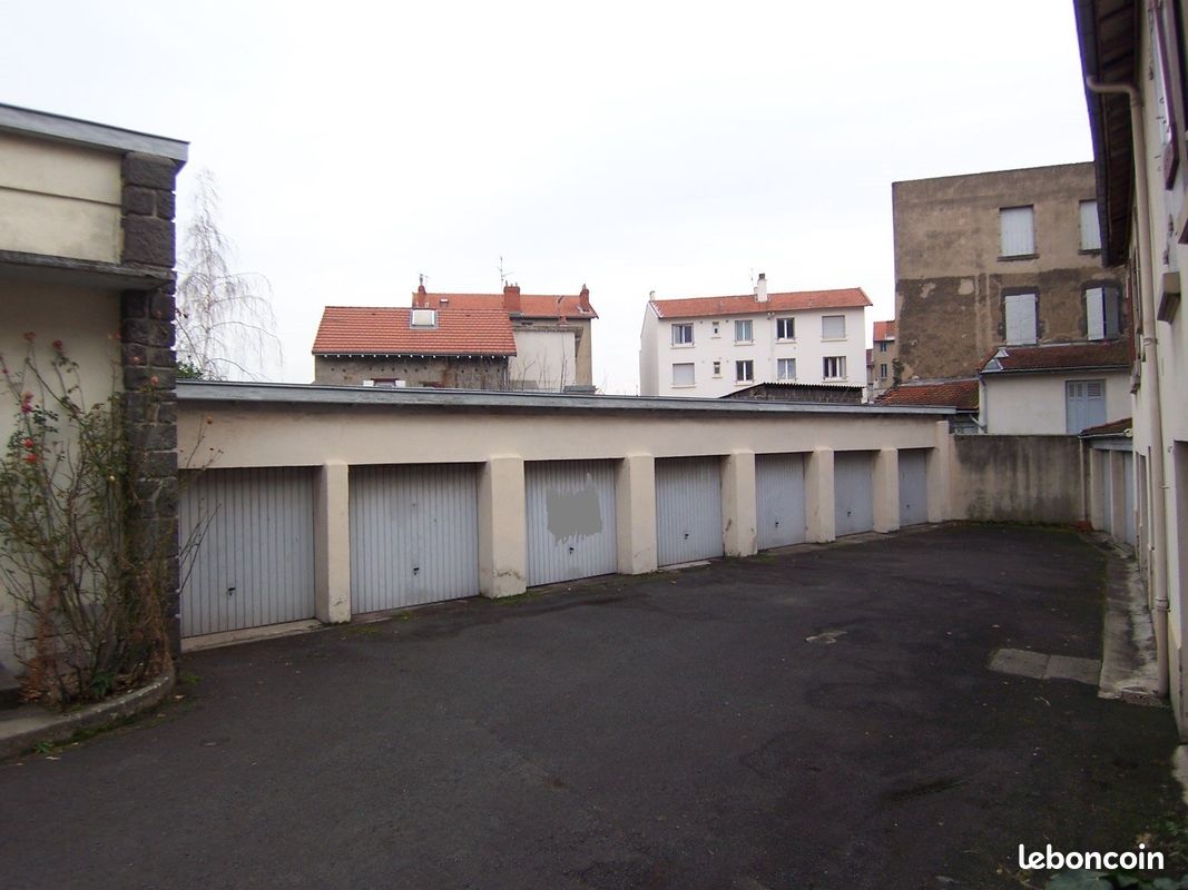 Parking 10 m² · à Chamalières · 10 m² · 65 €/mois