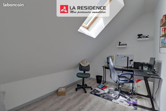 https://img.leboncoin.fr/api/v1/lbcpb1/images/13/e2/a6/13e2a68c64f699b4526fc00e6d211fae4aafb109.jpg?rule=ad-image