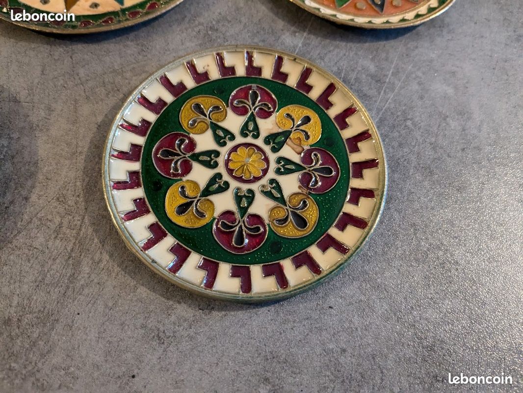 8 coupelles laiton et émaux cloisonnés (image 5)