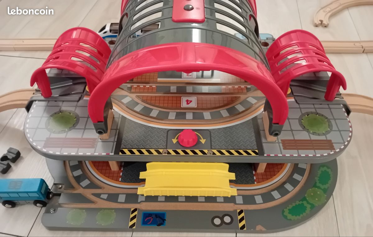 Grand city station HAPE Jeux Jouets