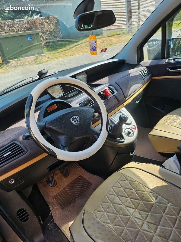 Lancia phedra jtd (image 3)