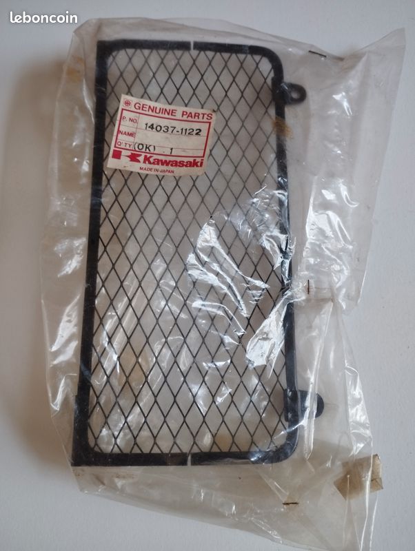 Vends grille de protection radiateur d'huile Kawasaki ZXR 750 Stinger H1 (image 1)
