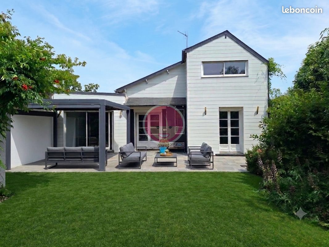 Maison 6 pièces 131 m² · à Saint-Georges-sur-Eure · 131 m² · 379 000 €