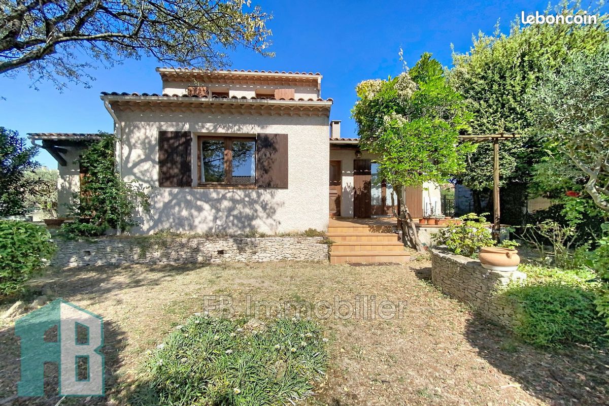 Maison 4 pièces 122 m² · à Eyguières · 122 m² · 385 000 €