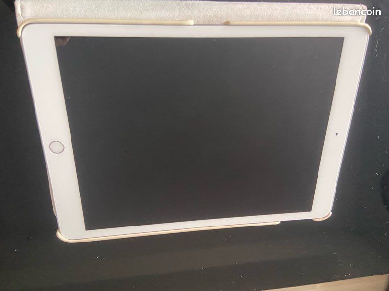 IPad 7 en très bon état (image 2)