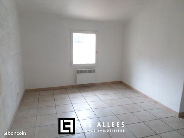 https://img.leboncoin.fr/api/v1/lbcpb1/images/13/ea/55/13ea554bafed7b010a3266285c49b72fc7821bc8.jpg?rule=ad-image